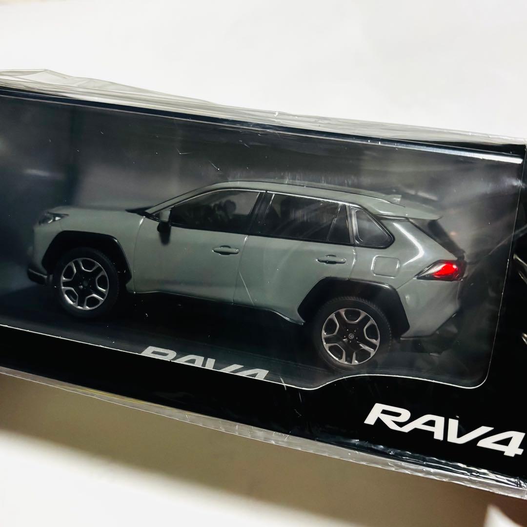 トヨタ RAV4 1/30 ミニカー アーバンカーキ 未開封 （前モデル）