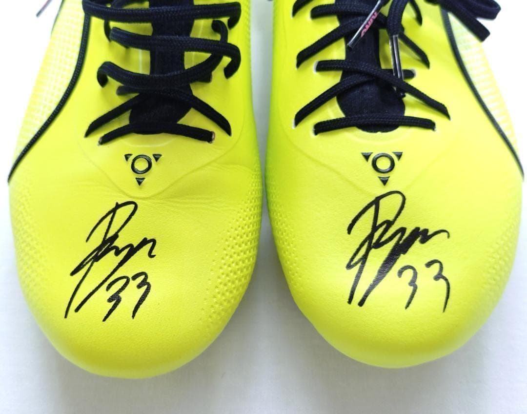 元セレッソ 西尾隆矢選手 直筆サイン＆ネーム入り PUMA KING スパイク