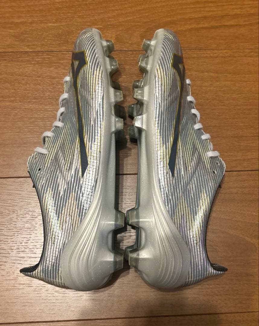 【ほぼ新品】MIZUNO α ⅡJAPAN アルファ ジャパン ミズノサッカー銀