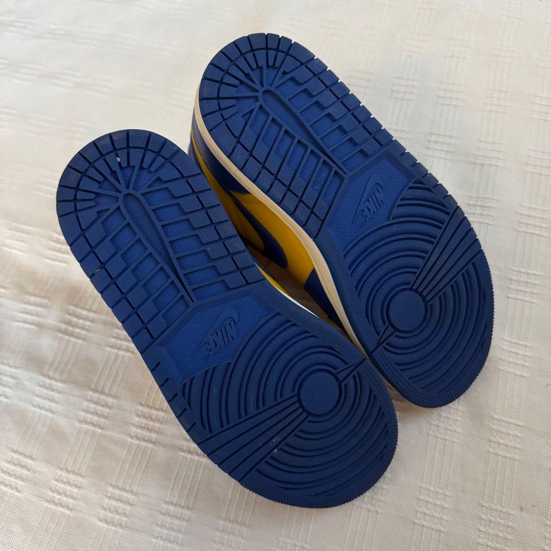 ジョーダンAIR JORDAN 1 RETRO HIGH OG 青黄　23.5