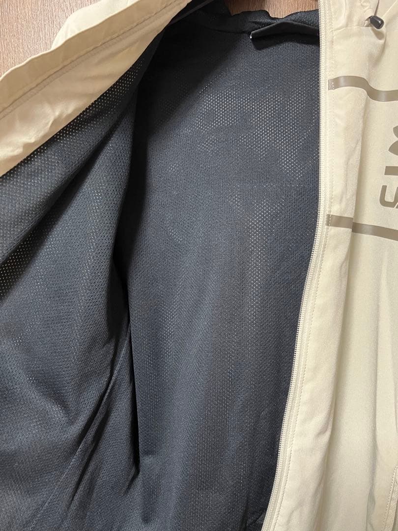 UNDER ARMOUR フード付きジャケット トラックパンツ ベージュ