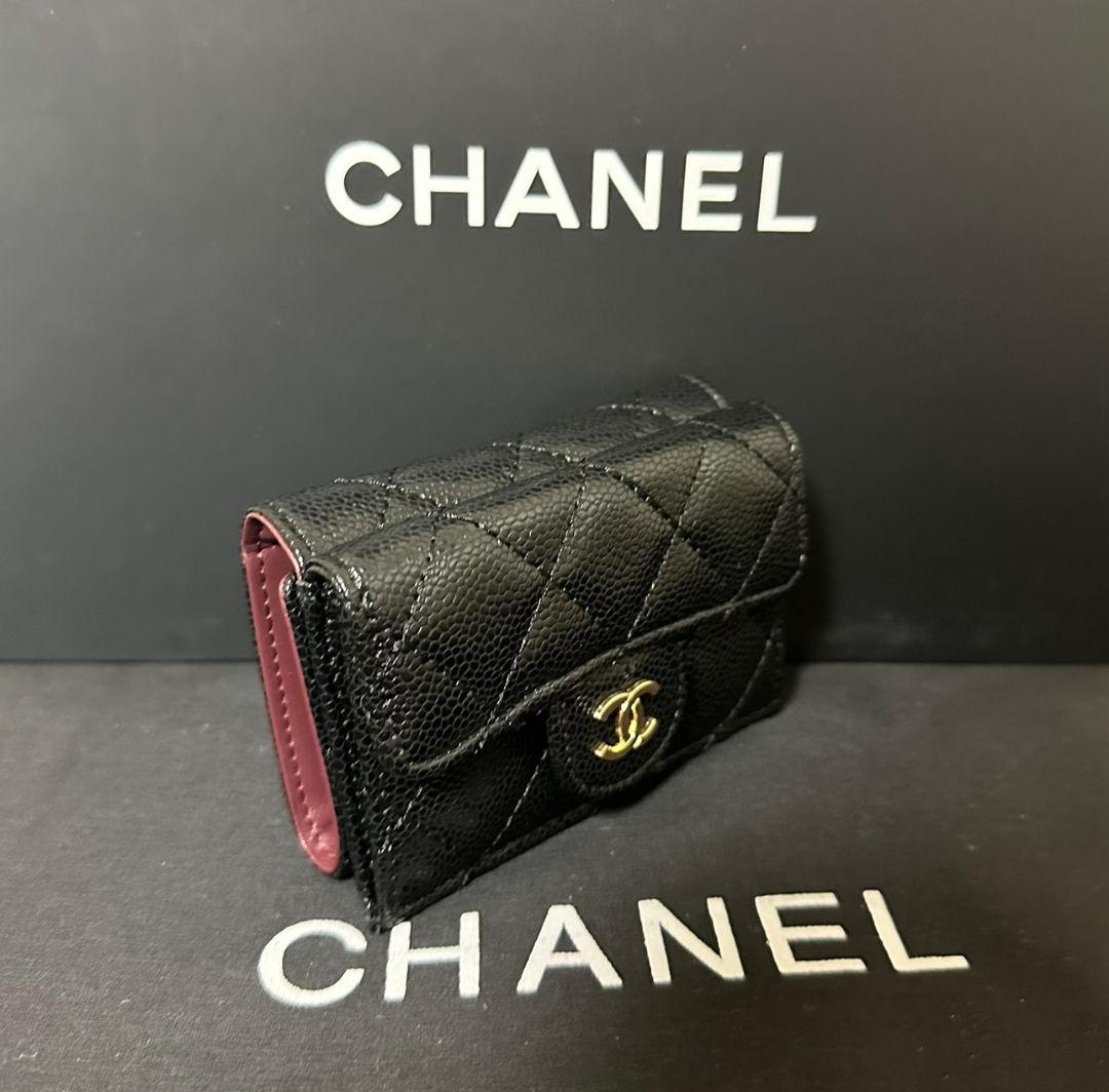 CHANELキャビアスキンレザー折り財布ブラック