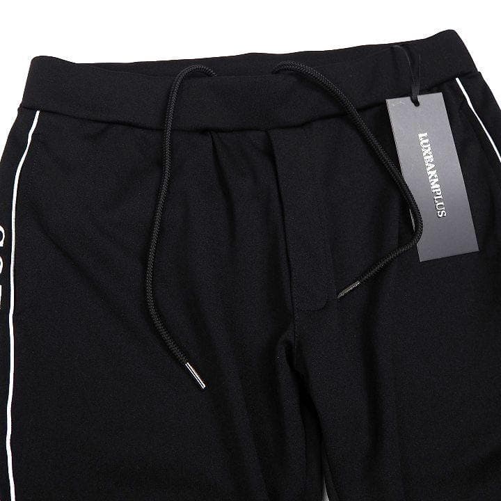 新品 リュクスエイケイエムプラス サイドロゴ ストレッチ ハーフパンツ 黒 M