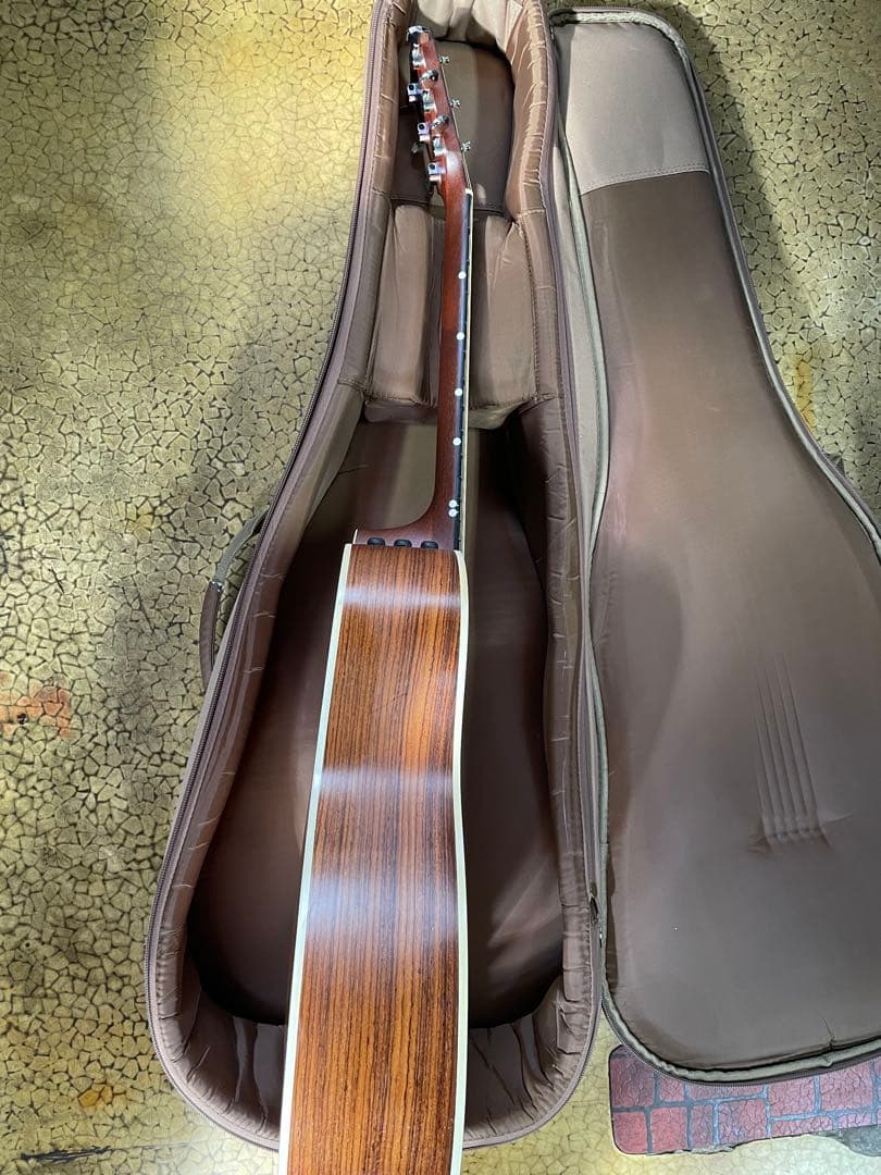 Taylor 214ce アコースティックギター専用ソフトケース付き
