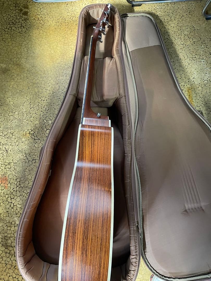 Taylor 214ce アコースティックギター専用ソフトケース付き