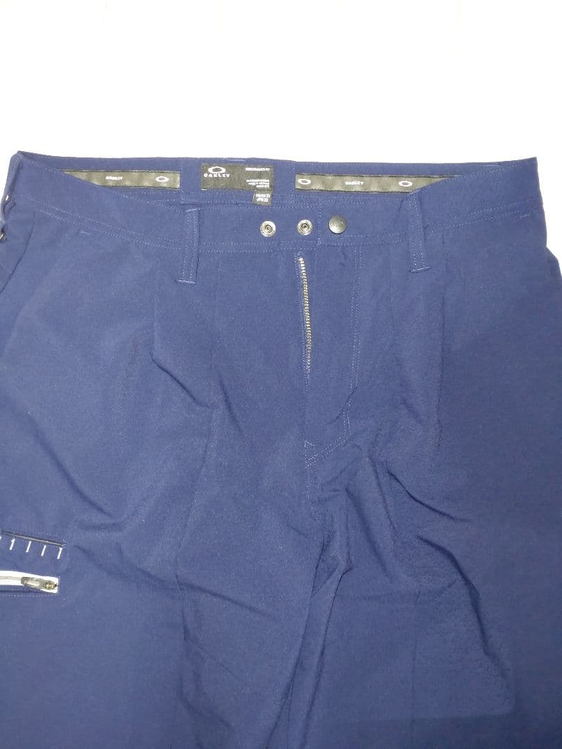 オークリー ゴルフパンツ ネイビー JPN33 ストレッチ　春秋向け
