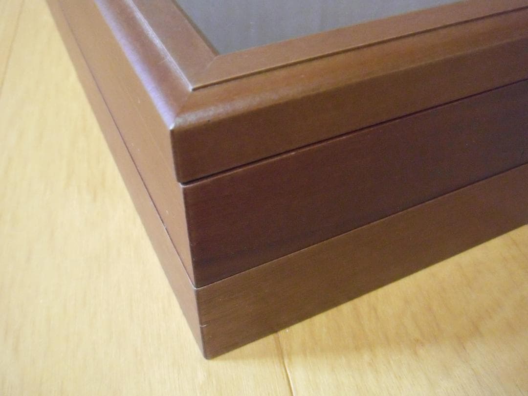 【中古】上質木製ディスプレイ ショーケース ２段重ね ガラス蓋 ３０cm角