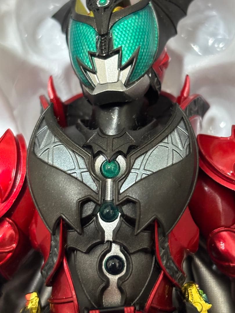 S.H.Figuarts 真骨彫製法　仮面ライダーキバエンペラー、ダークキバ