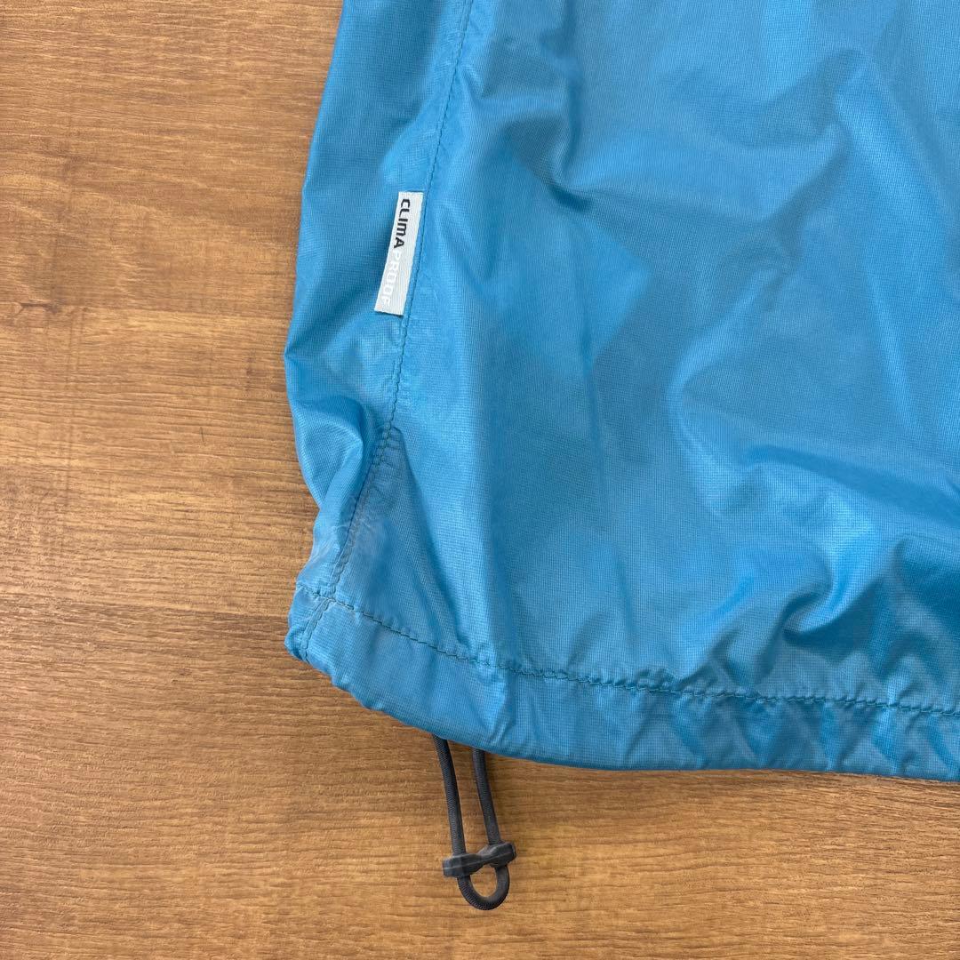 adidas ウィンドブレーカー レディース　水色