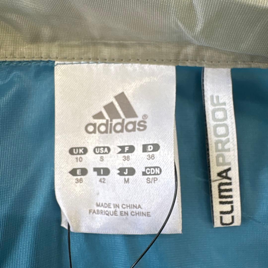 adidas ウィンドブレーカー レディース　水色