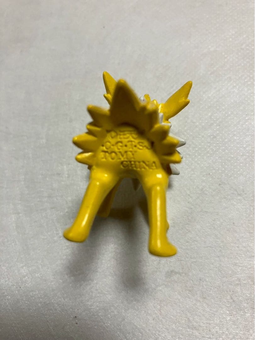 希少　顔違い　TOMY製 ポケモン モンスターコレクション 初期　サンダース