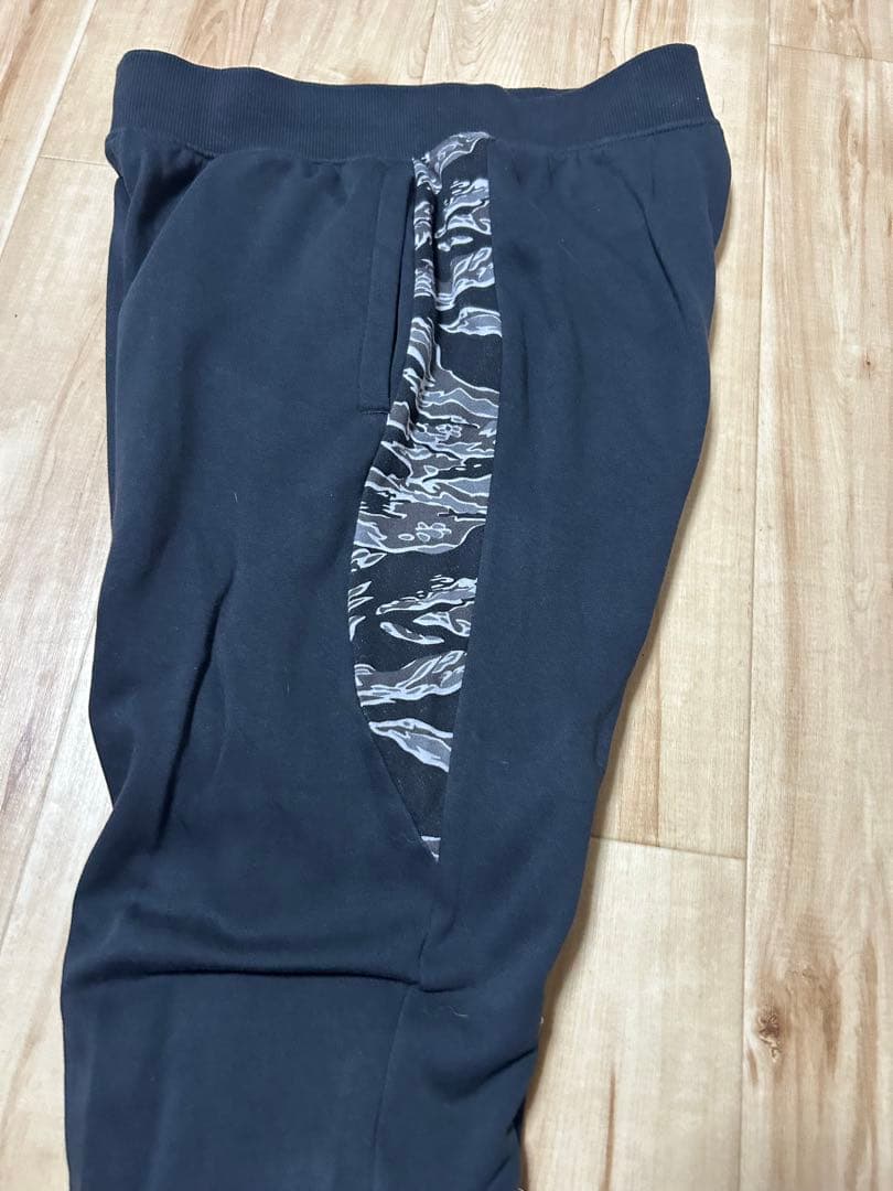 Under Armour 迷彩柄ジャージ上下セット