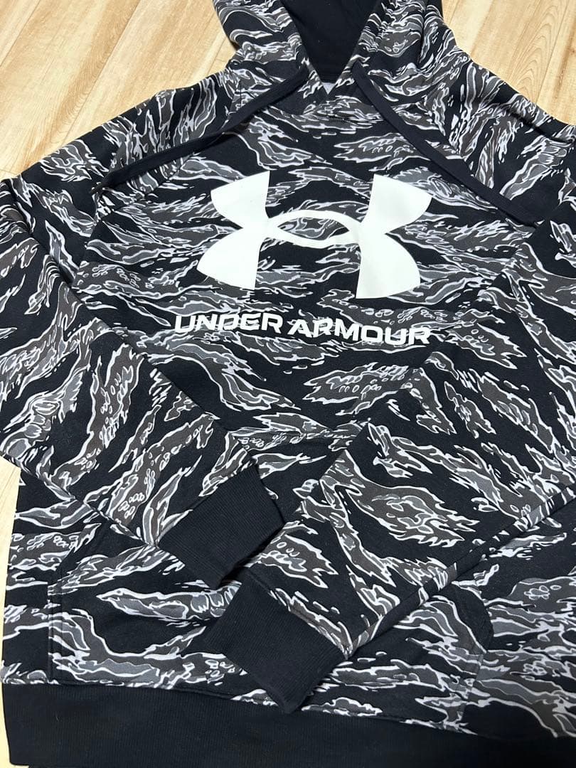 Under Armour 迷彩柄ジャージ上下セット