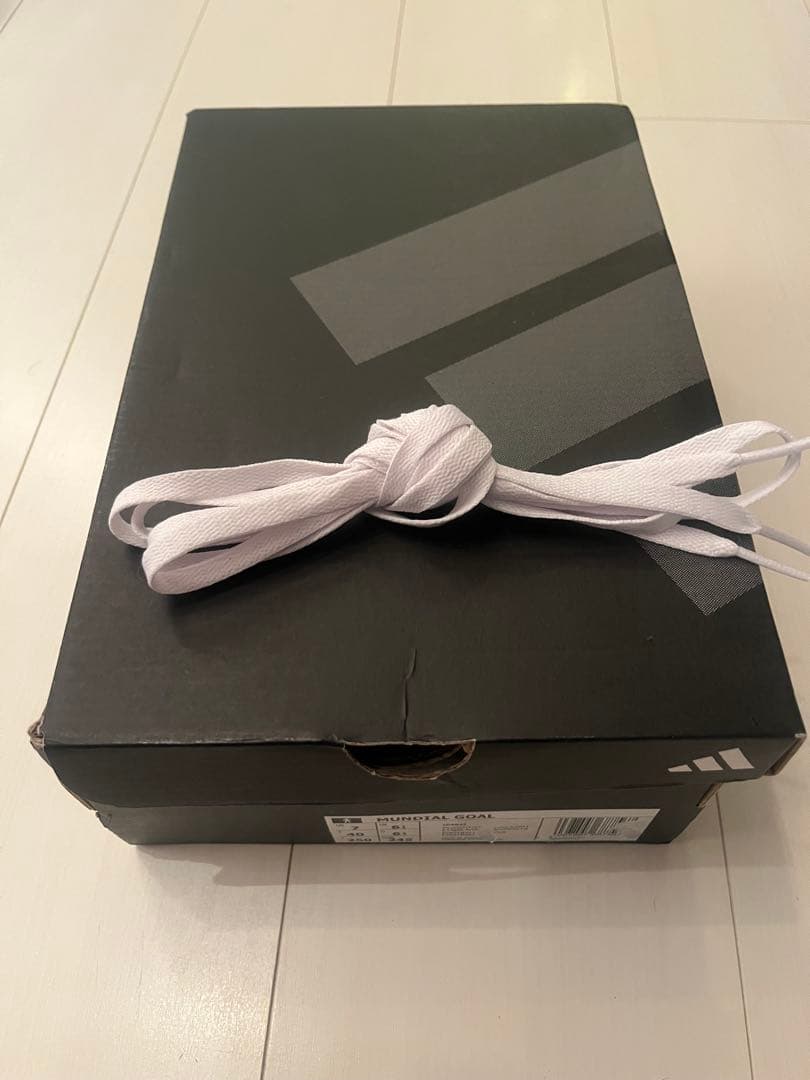 美品　USED adidas MUNDIAL GOAL ホワイト/ブラック