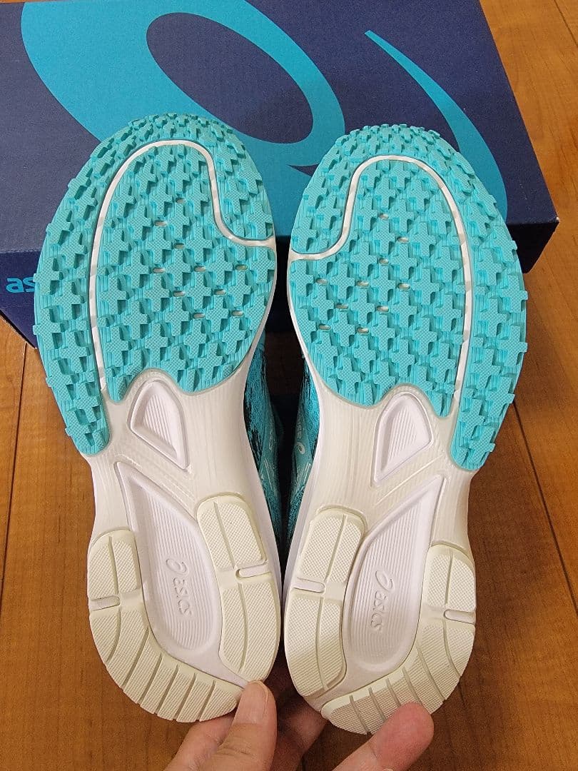 未使用品 asics LYTERACER 23cm