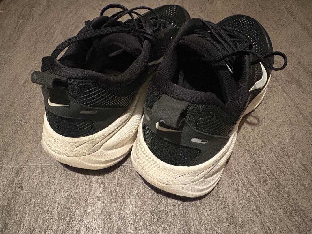 Nike ボメロ 18 ランニングシューズ ブラック 27cm