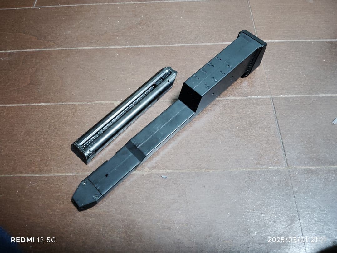 電動GLOCK18Cとガス式HK45セット！