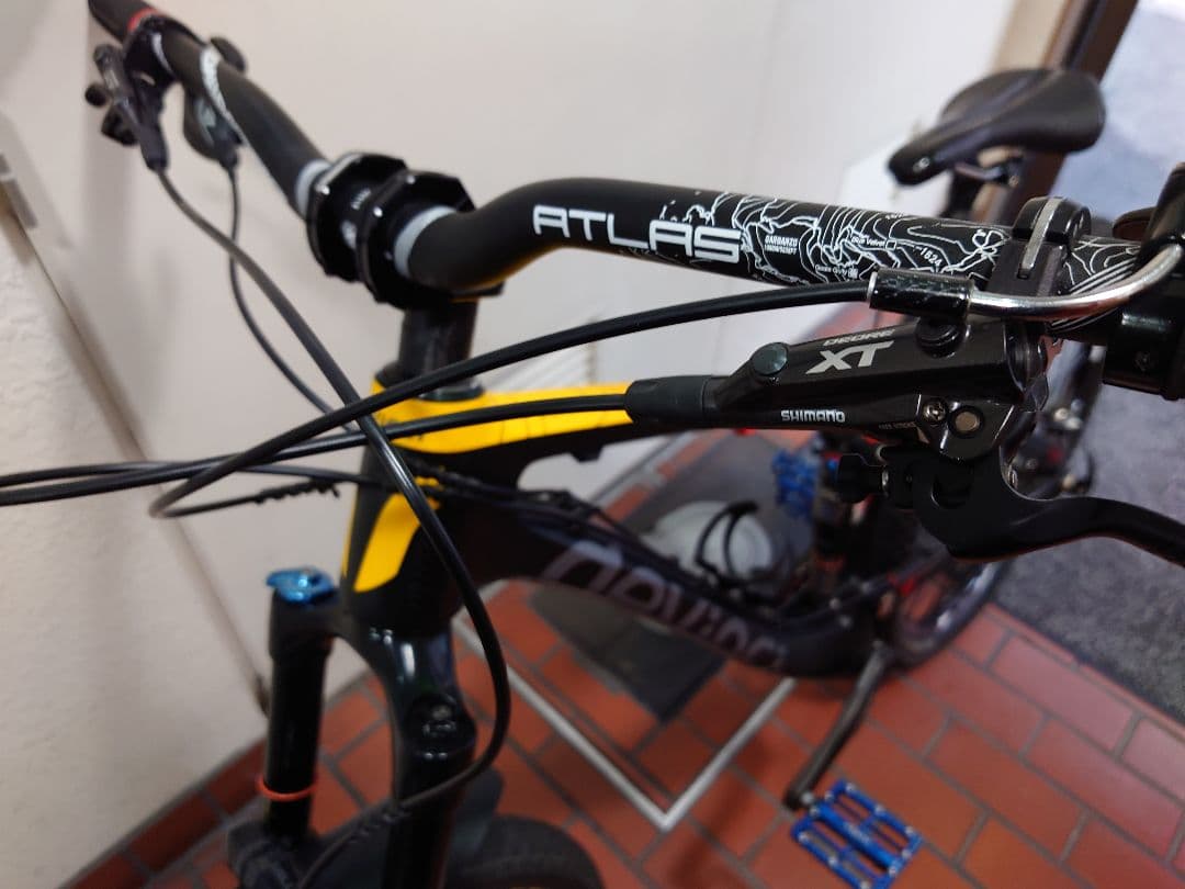 Devinci Dixon Carbon 26インチ フルサス MTB