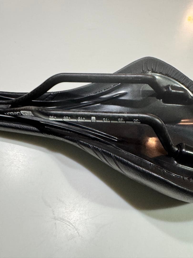 SQlab(エスキューラブ) サドル CARBON 美品！