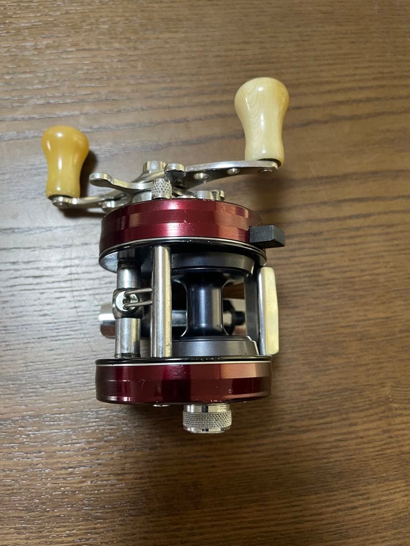 ABU アブ　1500C バーガンディ　ヴィンテージリール