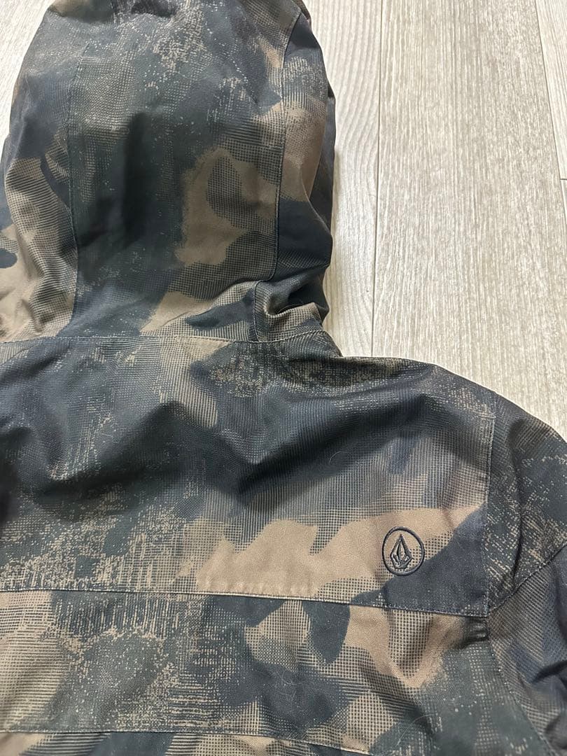 VOLCOM（ボルコム）カモフラ柄ジャケット Sサイズ