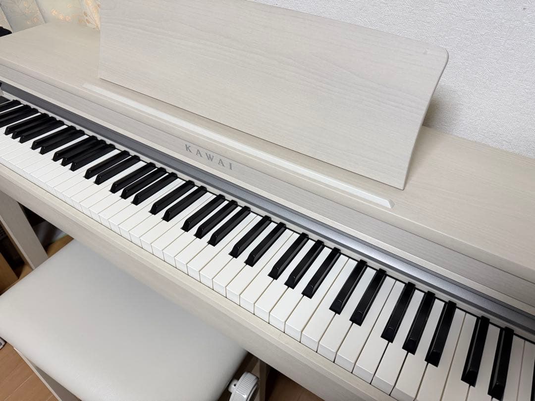KAWAI ホワイト電子ピアノ 88鍵 椅子付き　cn27