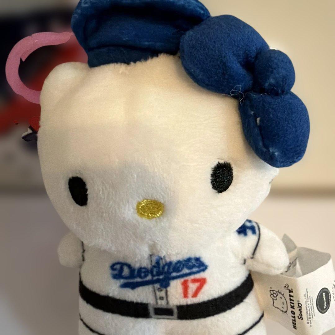 希少 レア Hello Kitty キーホルダー ドジャース 17番 大谷翔平