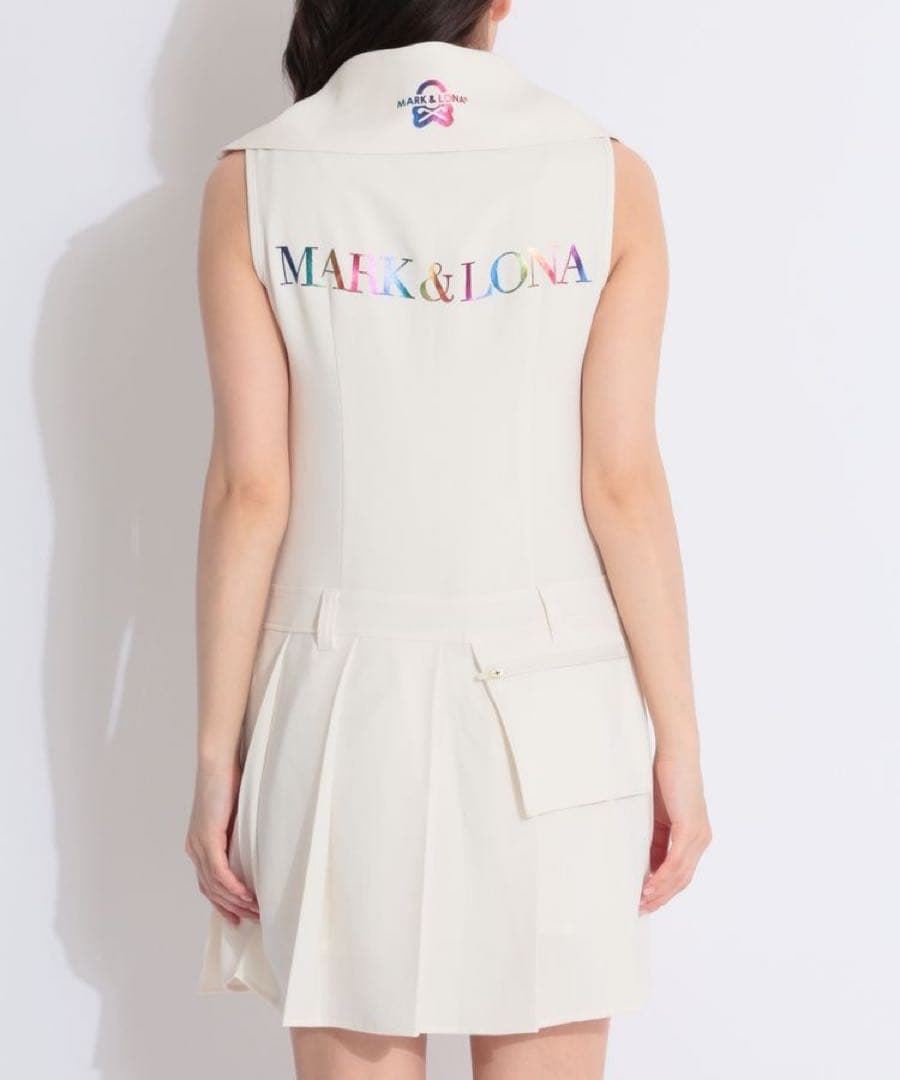 MARK&LONA プリーツ切替衿付きノースリーブワンピース ホワイト