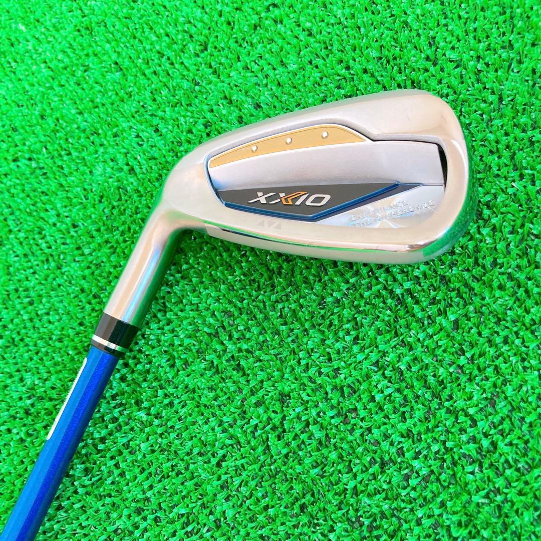極美品　屋外未使用　XXIO MP1300 レフティ　7番　アイアン　単品　R