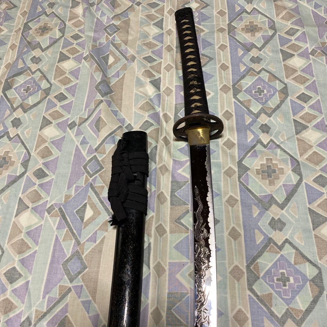 格安模造刀 黒柄 十字透し丸鍔 ラメ入黒呂鞘