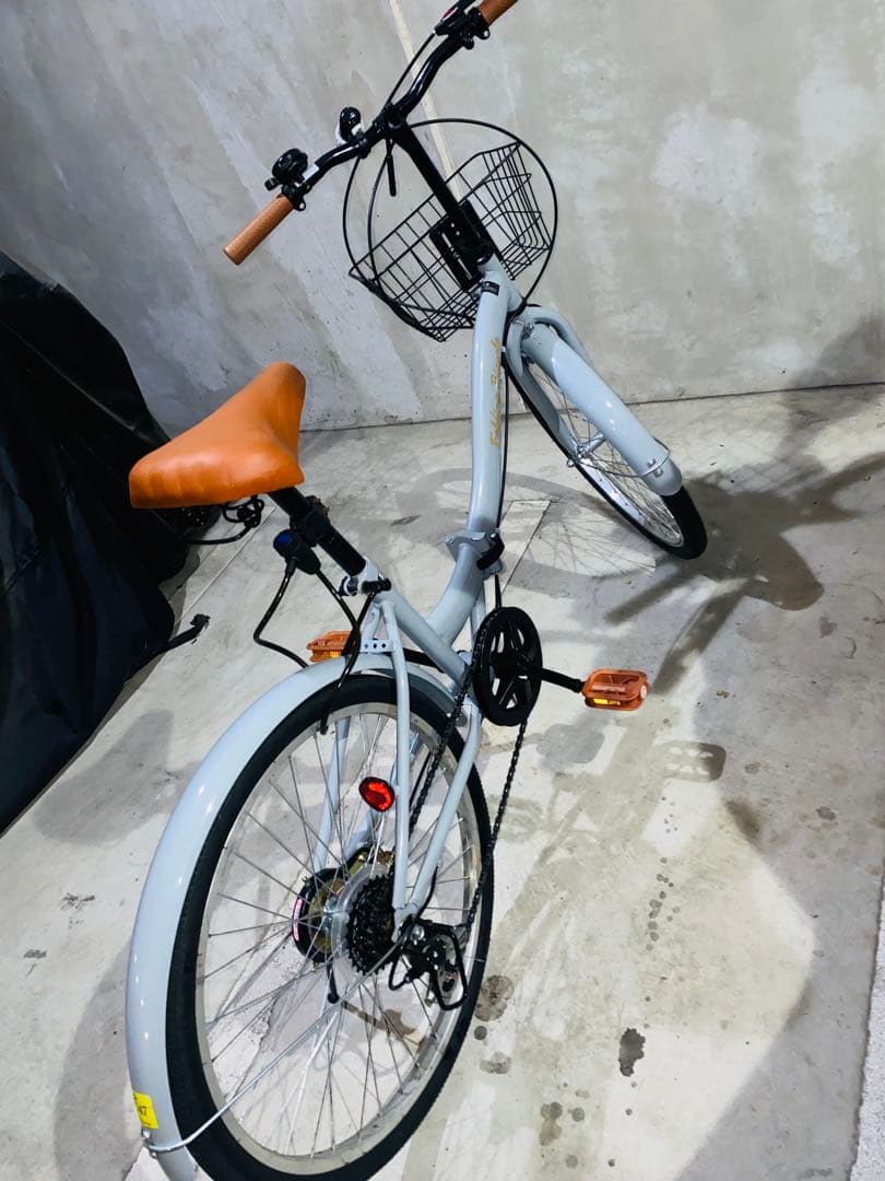 折りたたみ自転車 グレー 木製ハンドル 買ったばかりの自転車です キズ無しです