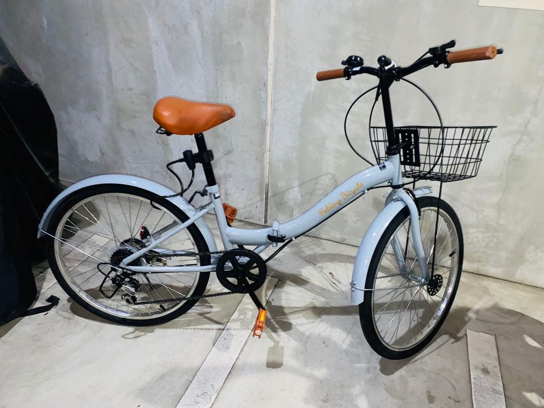 折りたたみ自転車 グレー 木製ハンドル 買ったばかりの自転車です キズ無しです