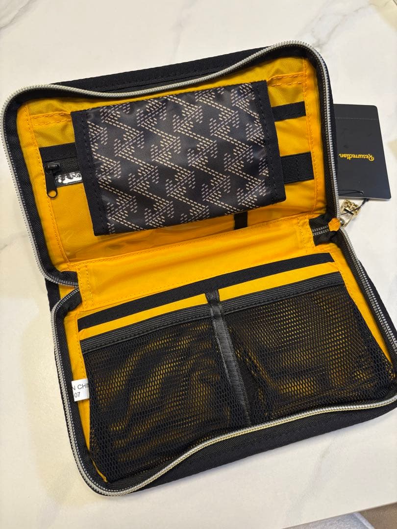 【新品】レザレクション　カート マルチポーチ