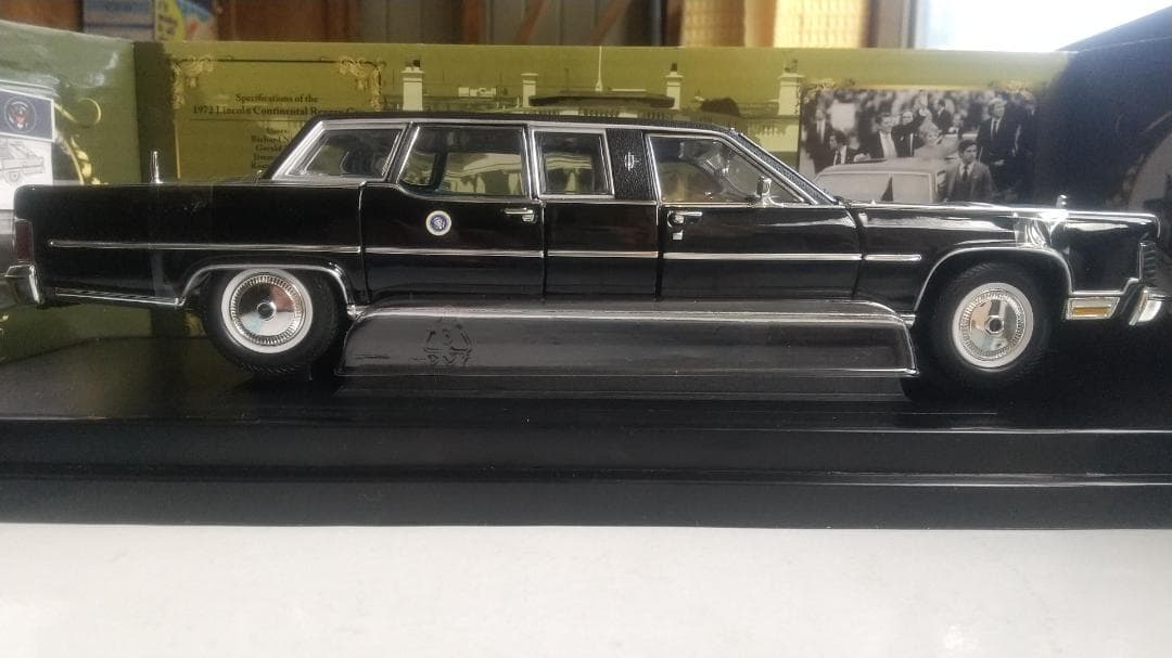 ミニカー 1972 Lincoln Continental Reagan Car 1:24