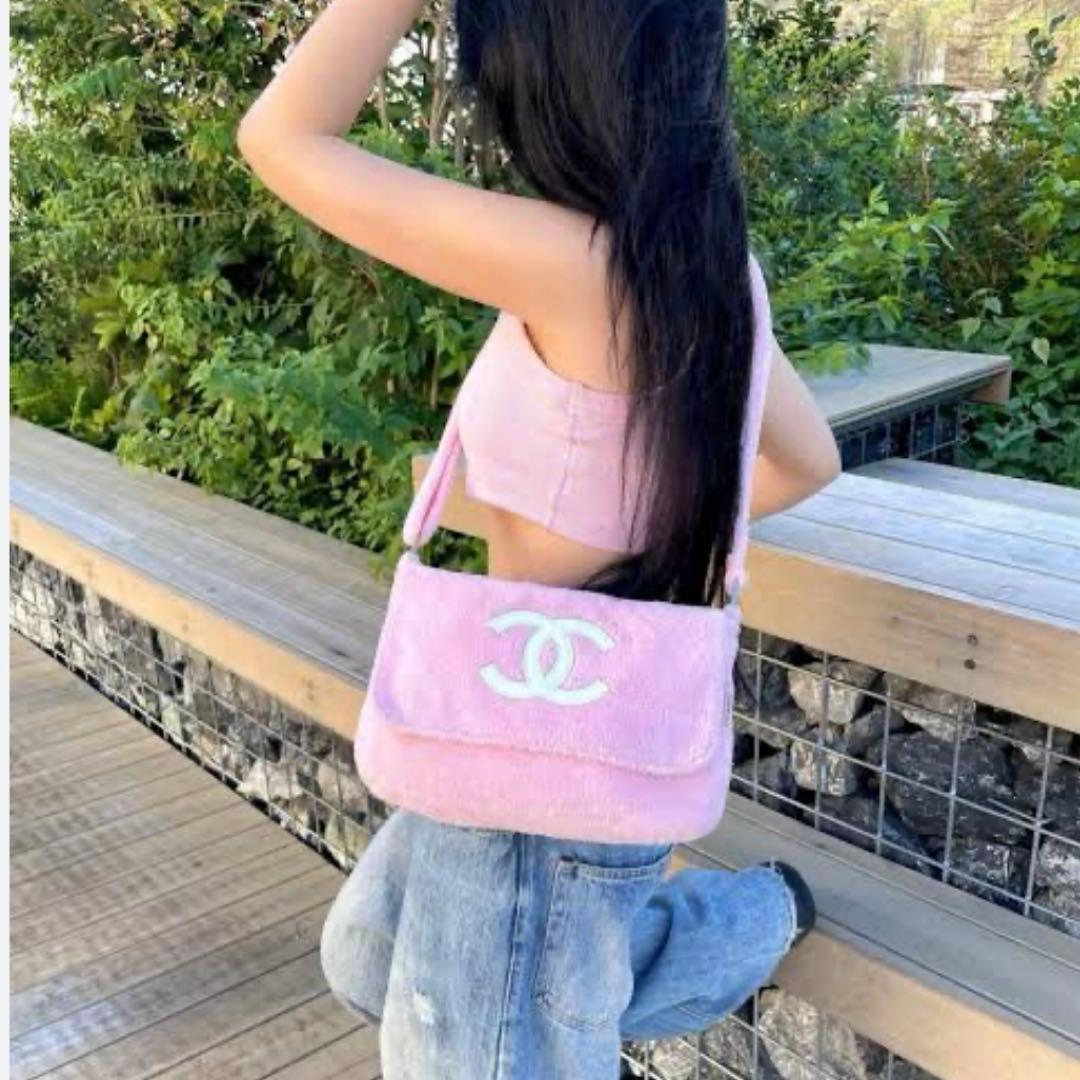新品　CHANEL海外限定ビューティーノベルティCHANELピンクショルダー