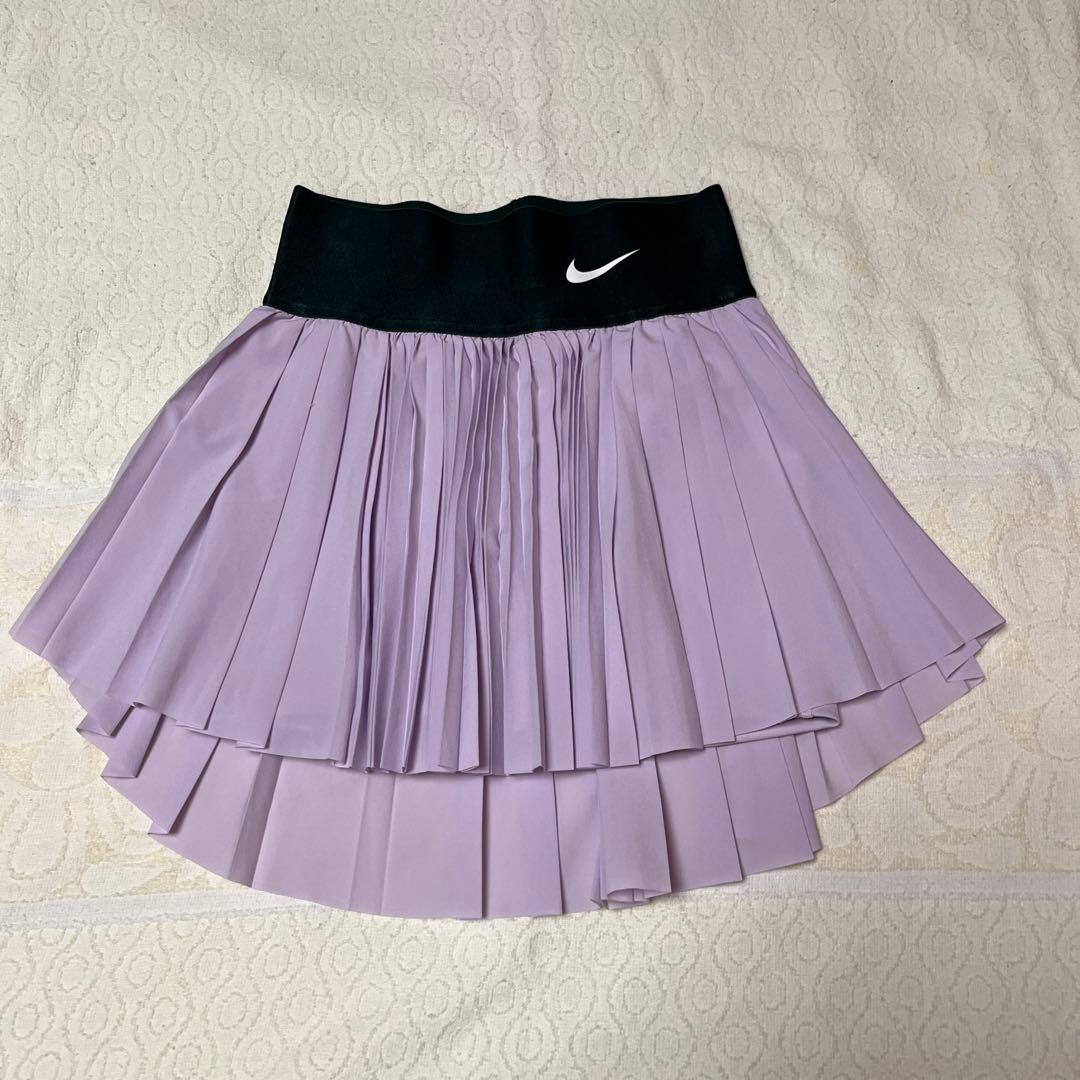ナイキ　上下セット　シャツS・スコートXS