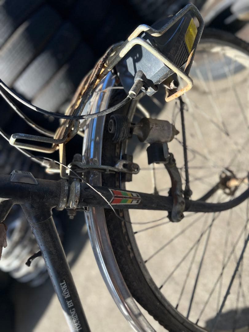 キンキパワフル自転車です。使用や保管による傷、汚れ、サビが多少あります。