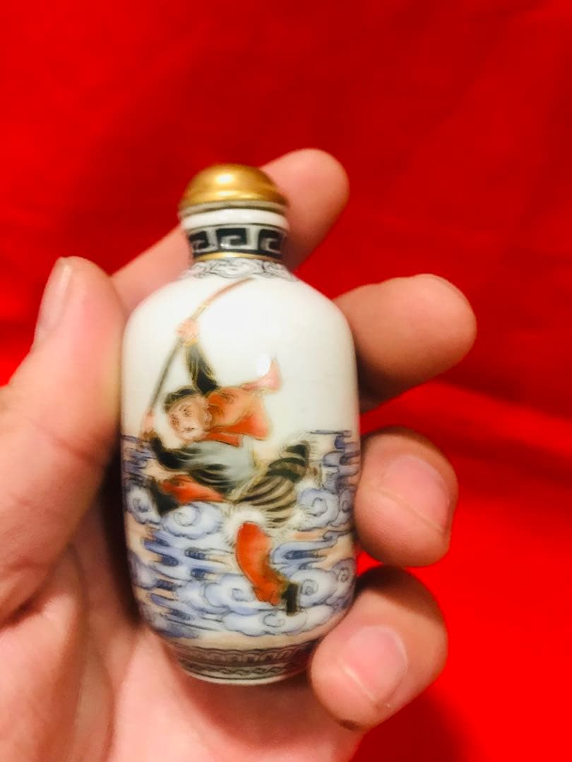 中国 景德鎮 陶磁鼻煙壺 手絵 「西遊記-悟空」
