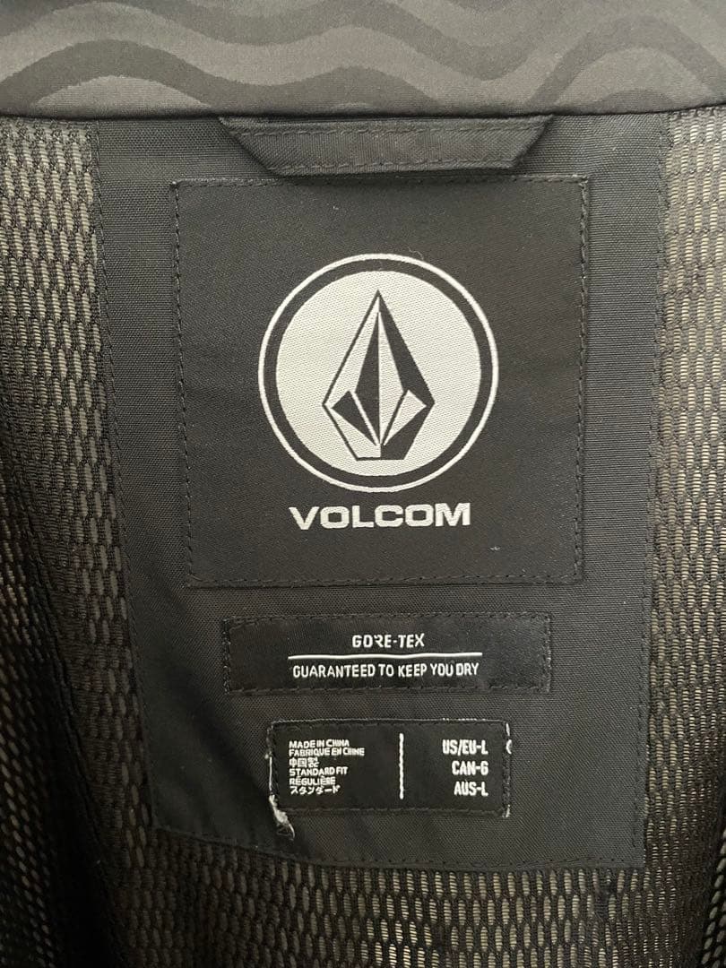 VOLCOM GORE-TEX フード付きジャケット ブラック　Ｌサイズ