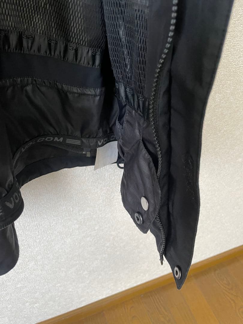 VOLCOM GORE-TEX フード付きジャケット ブラック　Ｌサイズ
