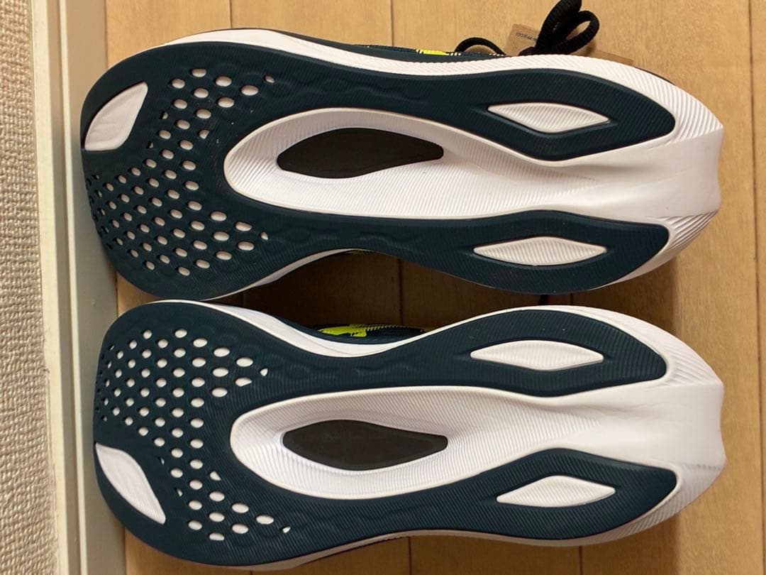 asics マジックスピード4 25.5cm新品未使用