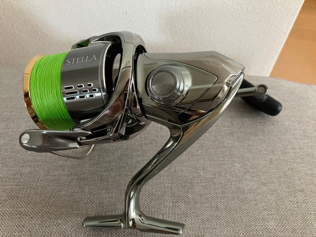 雪華　SHIMANO STELLA 4000MHG リール