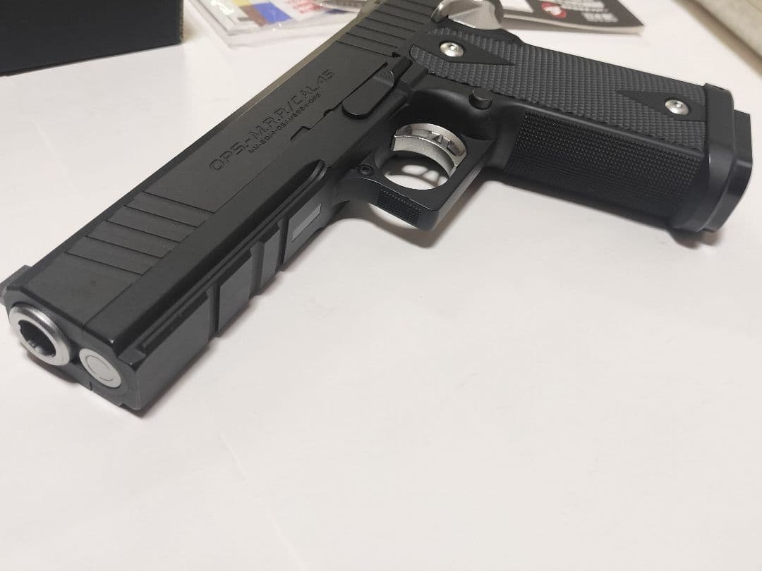 東京マルイ HI-CAPA E 電動ガン 100連マガジン2個、充電器、BB弾付