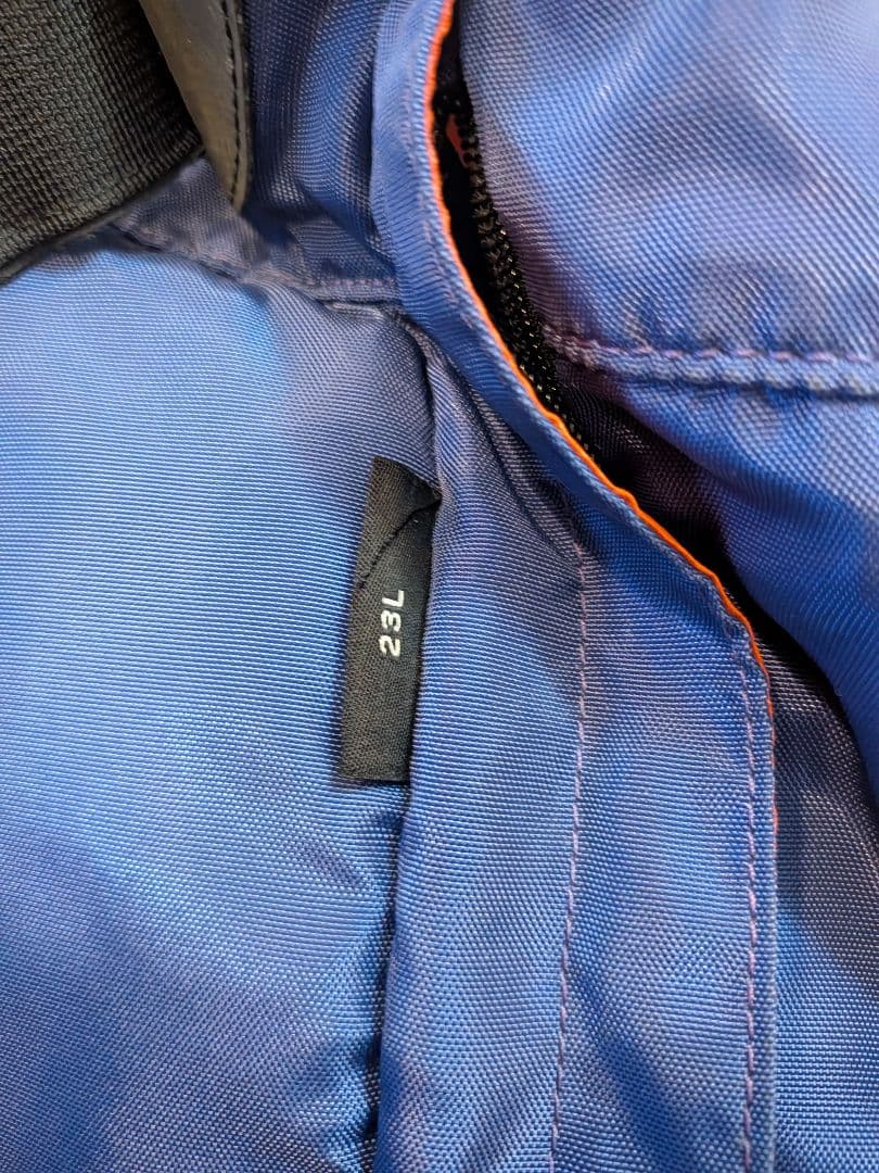 BURTON ak ネイビー バックパック 23L
