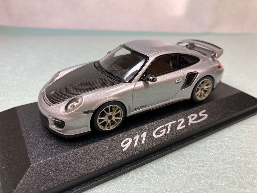 ミニチャンプス　ディーラー品　ポルシェ911 GT2RS 2010年