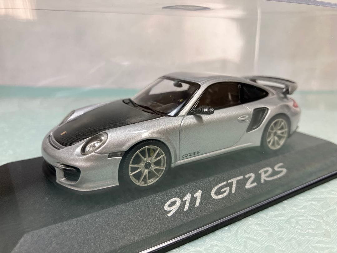 ミニチャンプス　ディーラー品　ポルシェ911 GT2RS 2010年