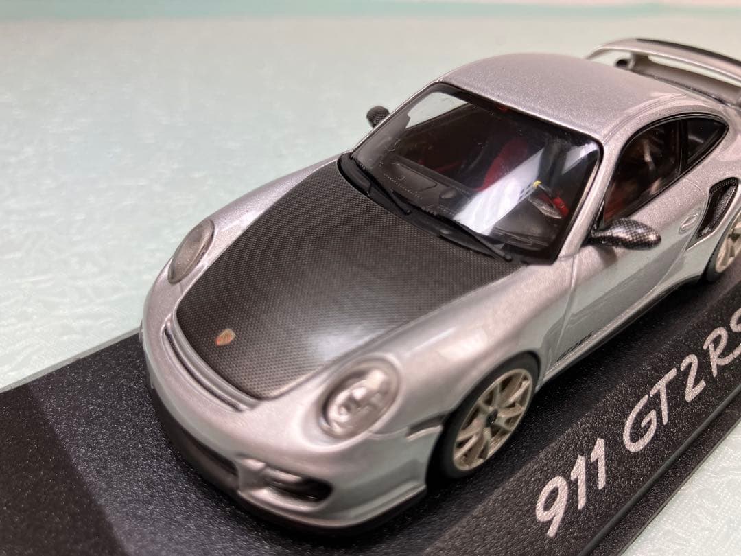 ミニチャンプス　ディーラー品　ポルシェ911 GT2RS 2010年