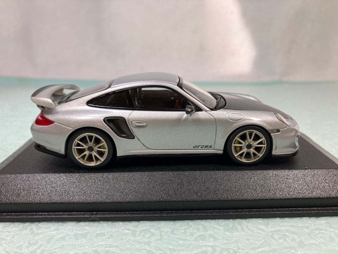 ミニチャンプス　ディーラー品　ポルシェ911 GT2RS 2010年