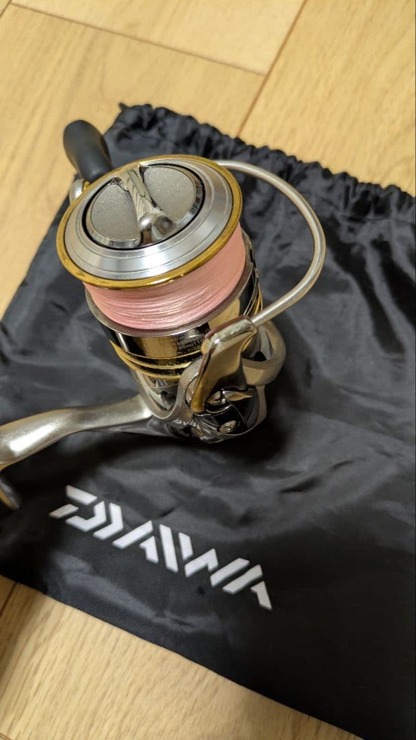 スピニングリール　Daiwa LUVIAS 2506