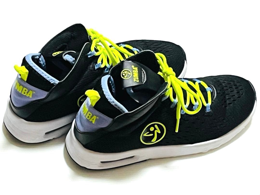 【美品】ZUMBA AIR FUNK レディーススニーカー　本日打ち切り価格